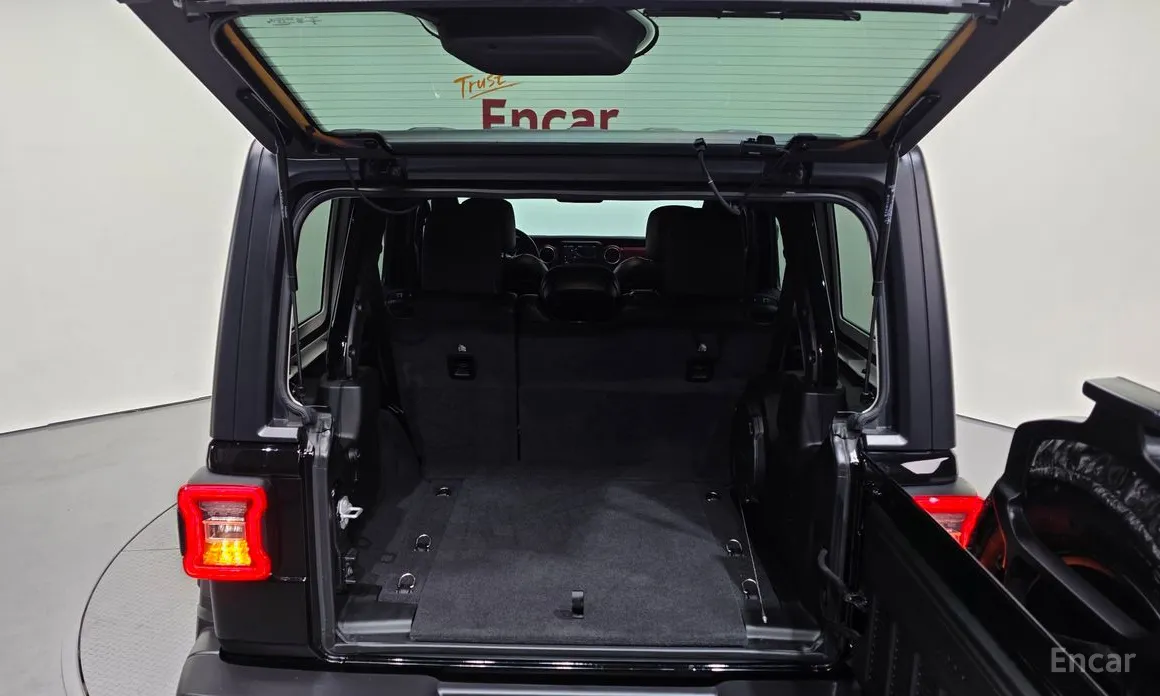 Фото 20 - Jeep Wrangler