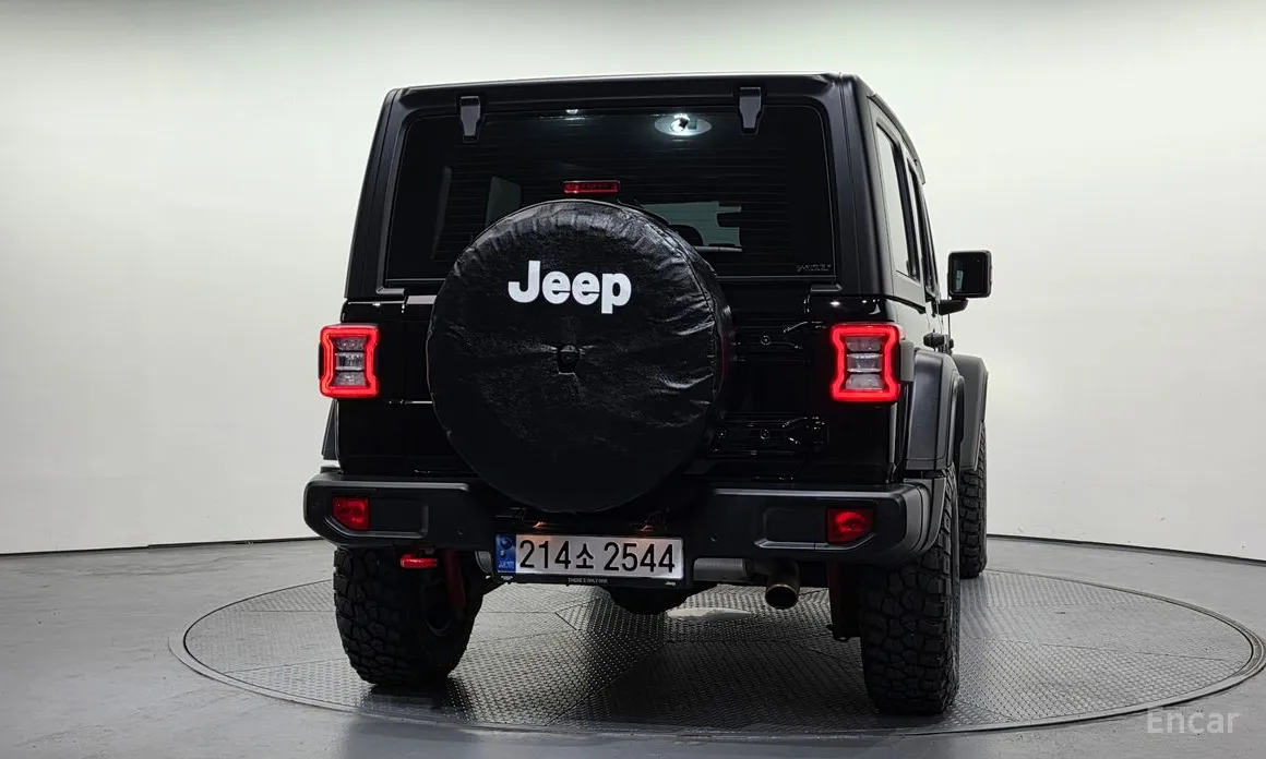 Фото 4 - Jeep Wrangler