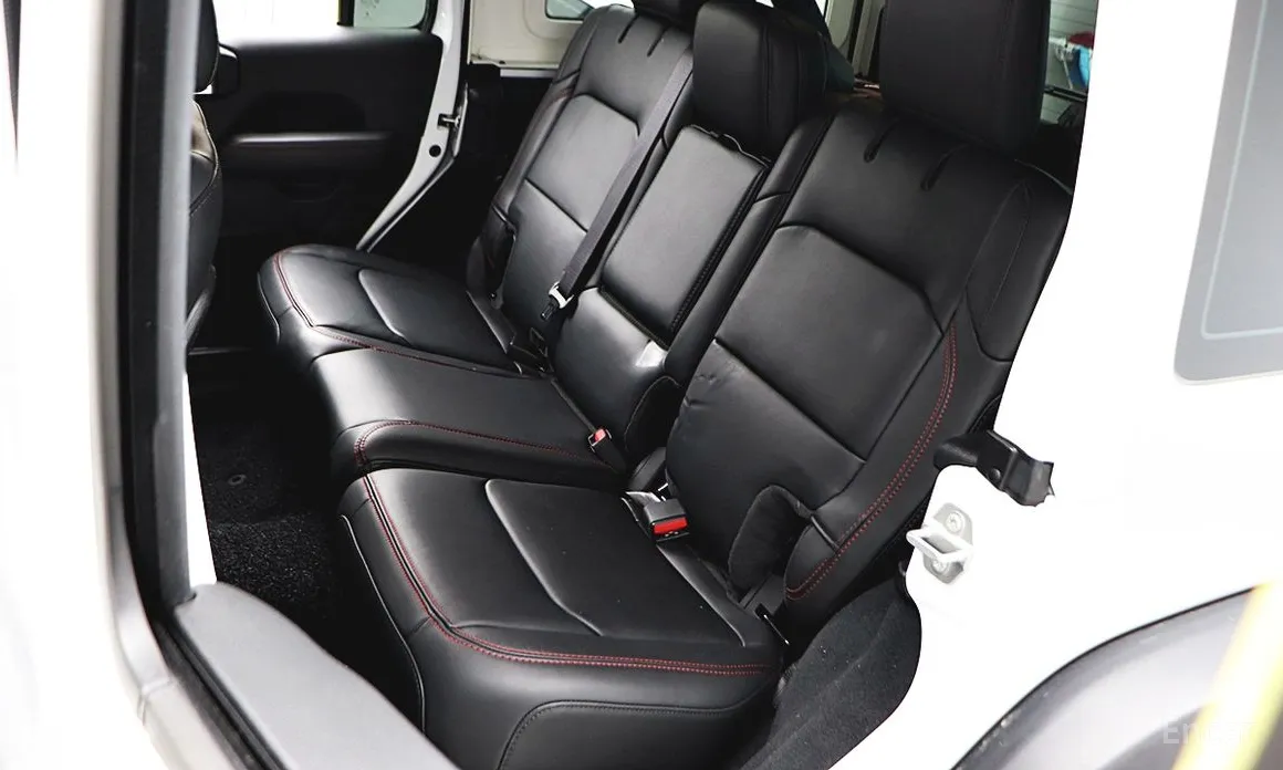 Фото 14 - Jeep Wrangler