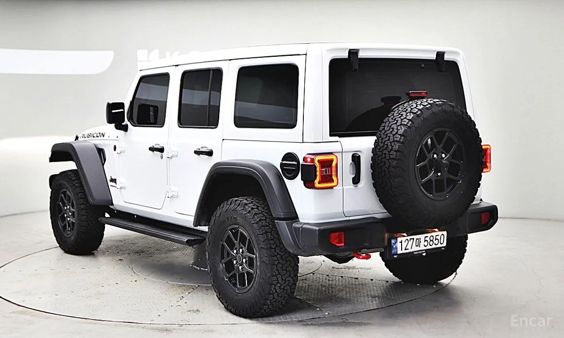 Фото 2 - Jeep Wrangler