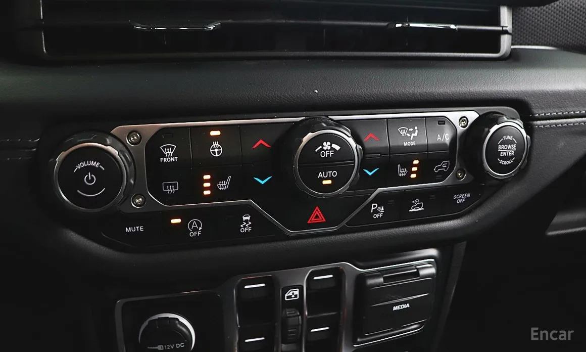 Фото 9 - Jeep Wrangler