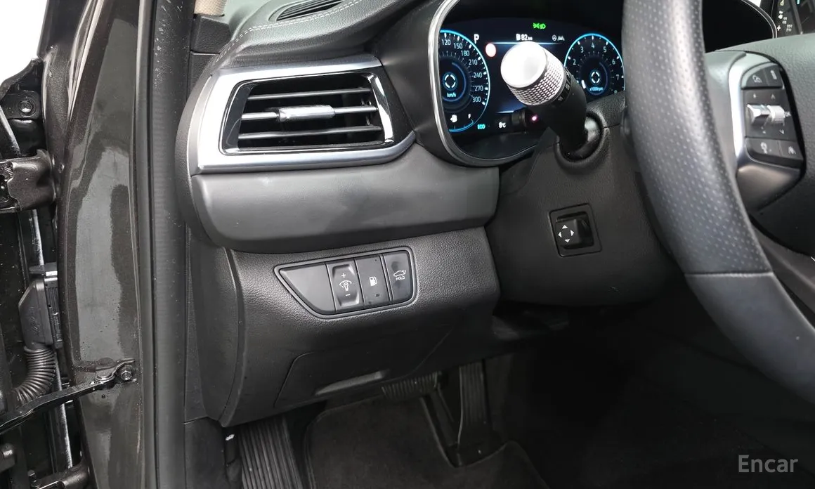 Photo 13 - Genesis G70