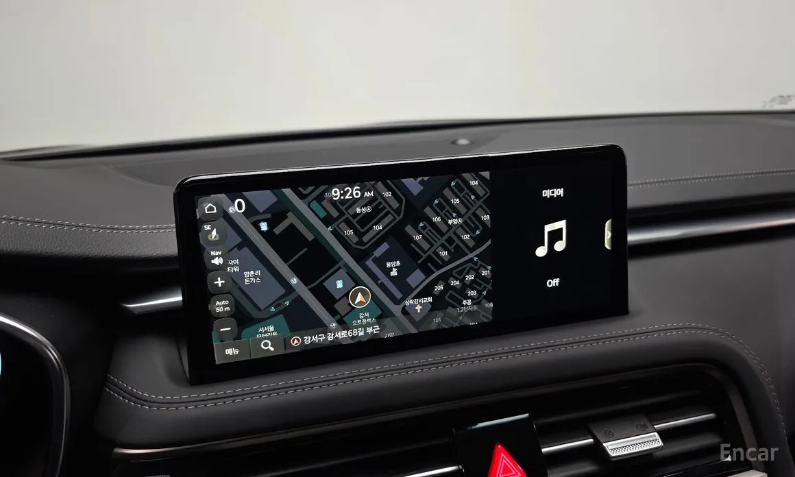 Photo 15 - Genesis G70