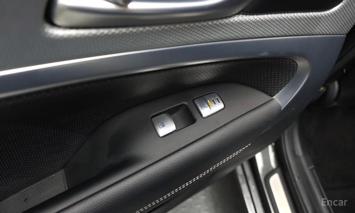 Photo 19 - Genesis G70