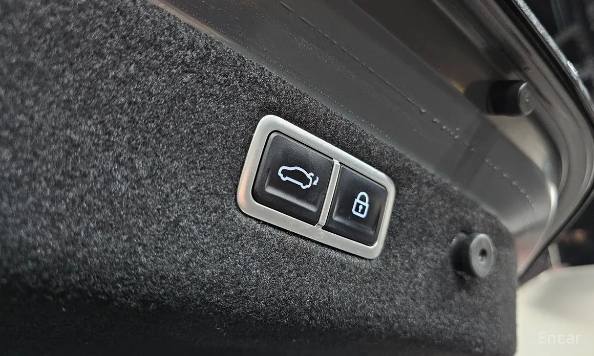 Photo 20 - Genesis G70