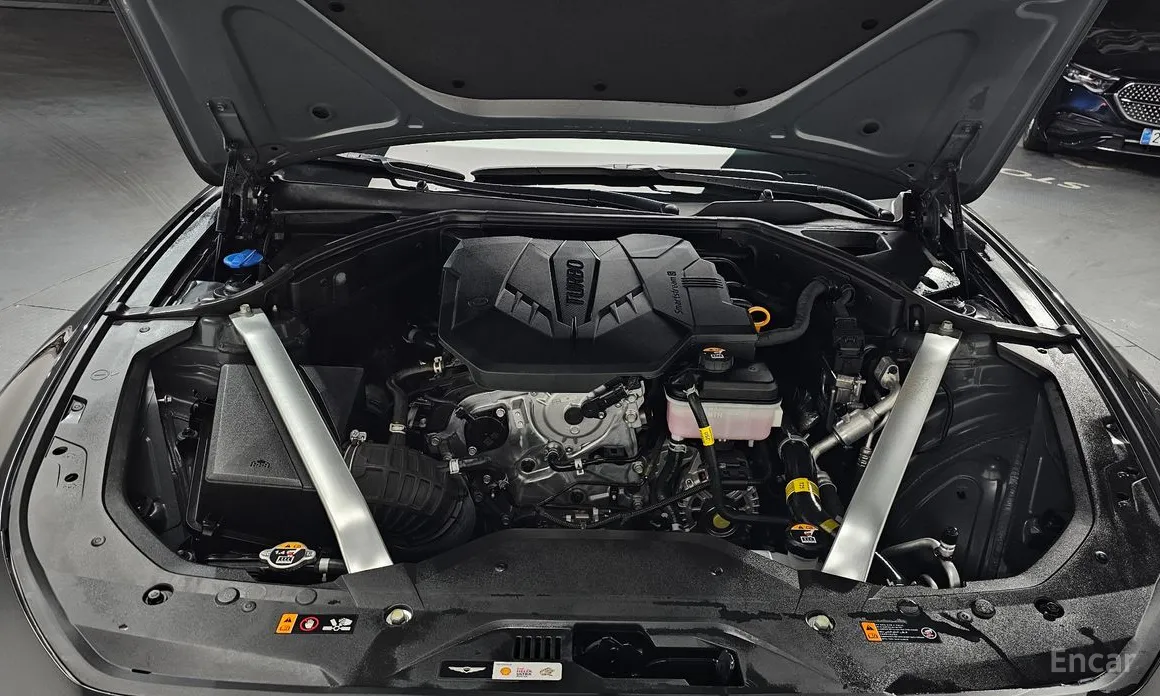 Photo 6 - Genesis G70