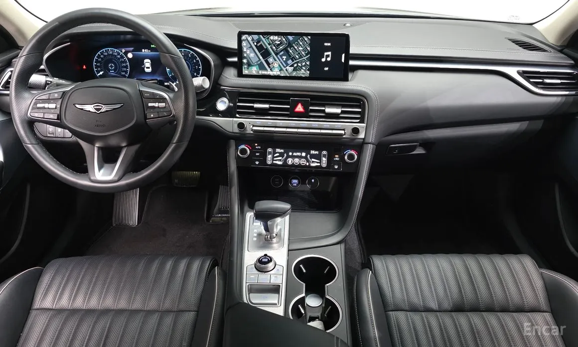 Photo 7 - Genesis G70