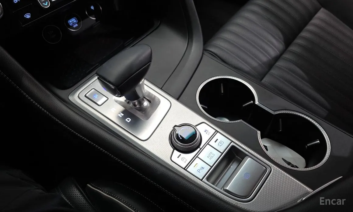 Photo 9 - Genesis G70