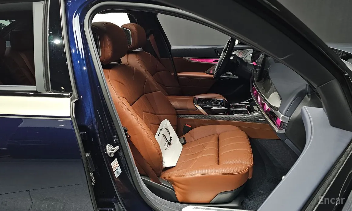 Фото 10 - BMW i7