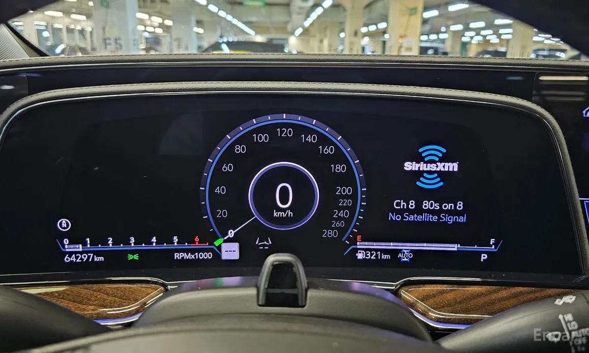 Фото 11 - Cadillac Escalade