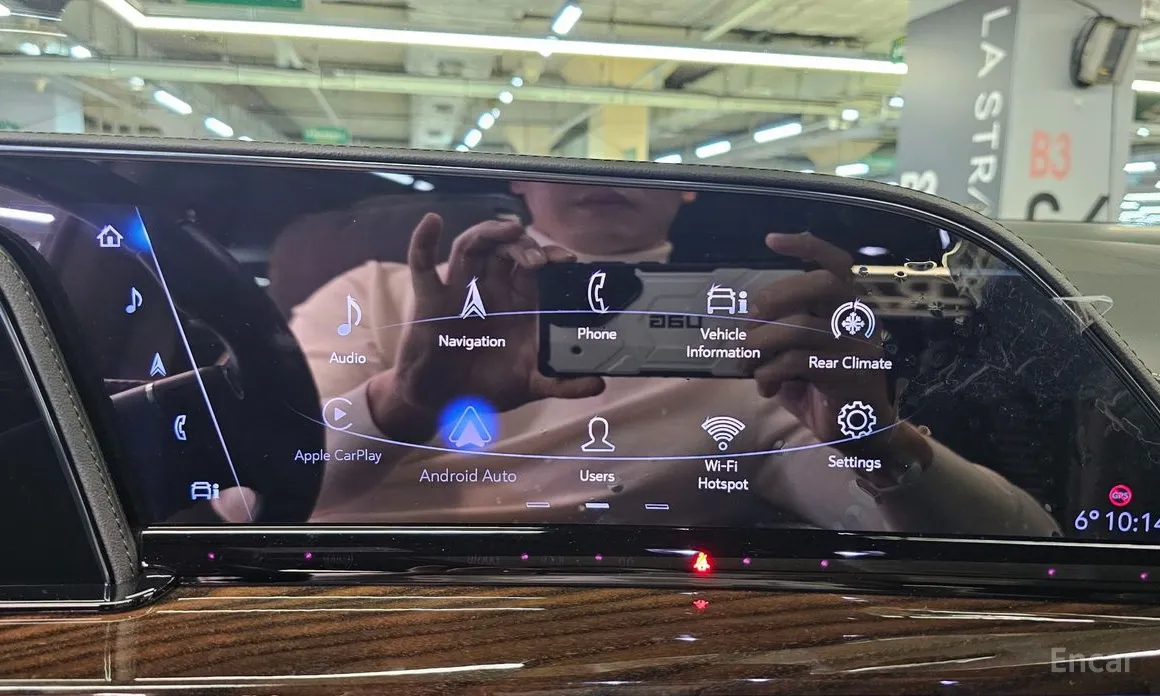 Фото 18 - Cadillac Escalade