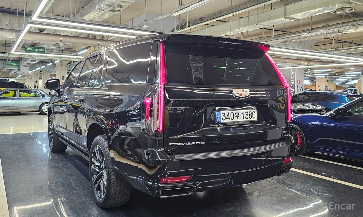 Фото 6 - Cadillac Escalade