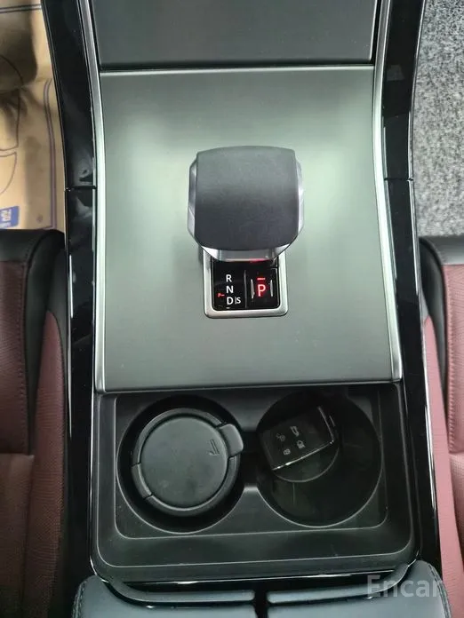 Фото 16 - Land Rover Range Rover Velar