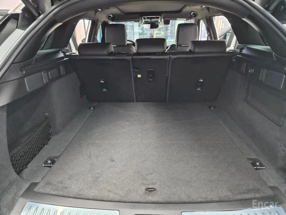 Фото 19 - Land Rover Range Rover Velar