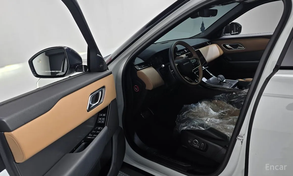 Фото 10 - Land Rover Range Rover Velar