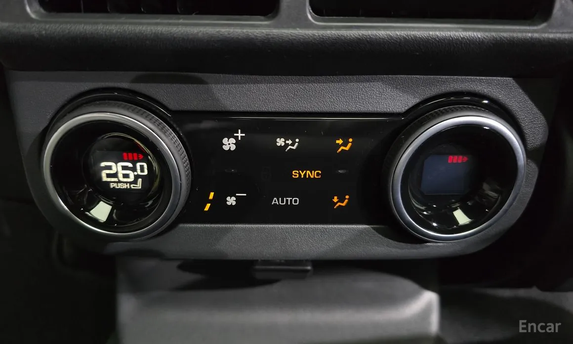 Фото 18 - Land Rover Range Rover Velar