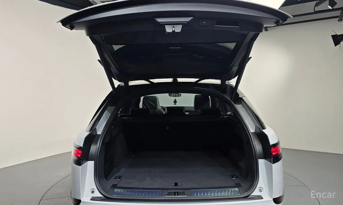 Фото 20 - Land Rover Range Rover Velar