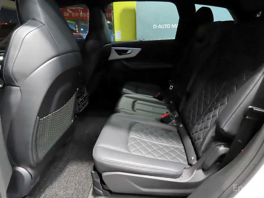 Фото 11 - Audi Q7