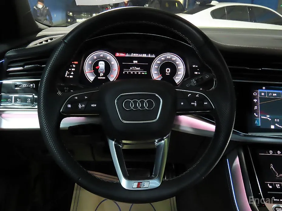 Фото 13 - Audi Q7