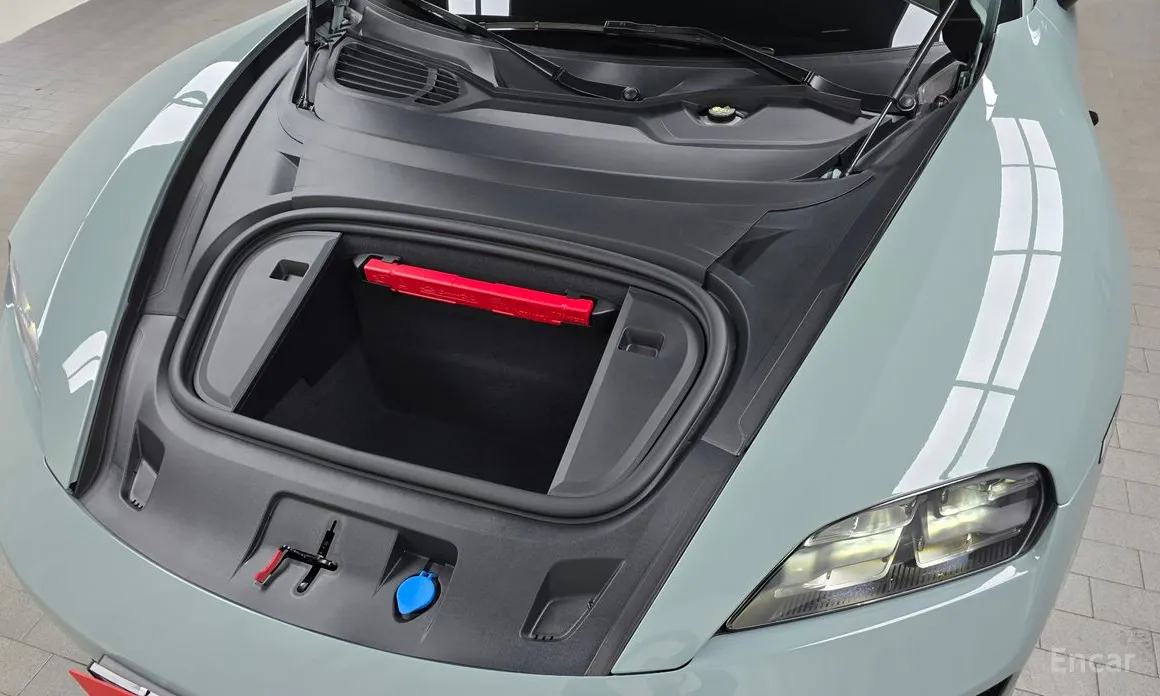 Photo 6 - Porsche Taycan