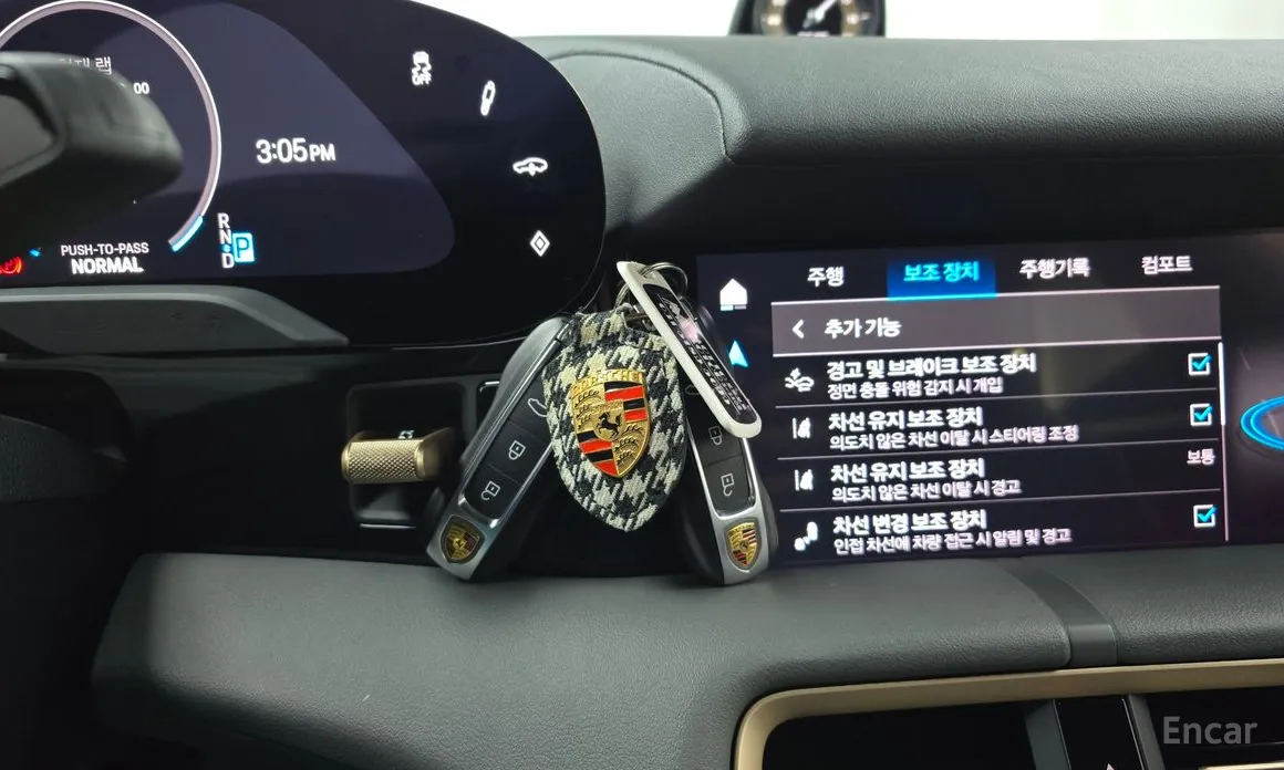Photo 9 - Porsche Taycan