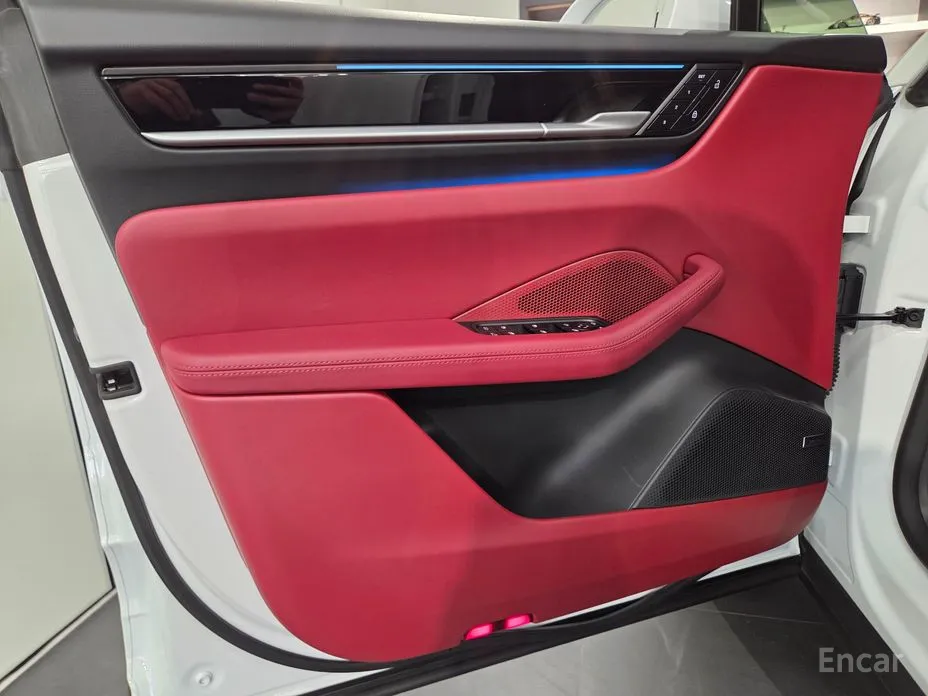 Фото 10 - Porsche Macan