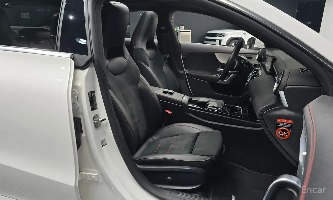 Фото 10 - Mercedes-Benz CLA-Class