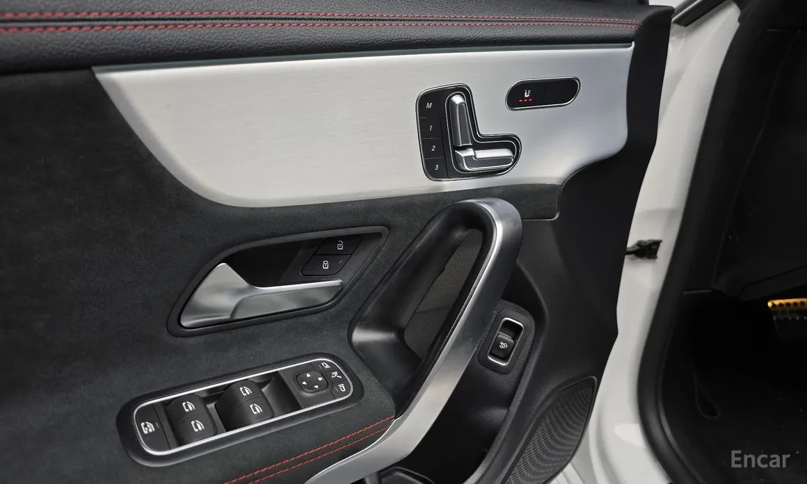 Фото 17 - Mercedes-Benz CLA-Class