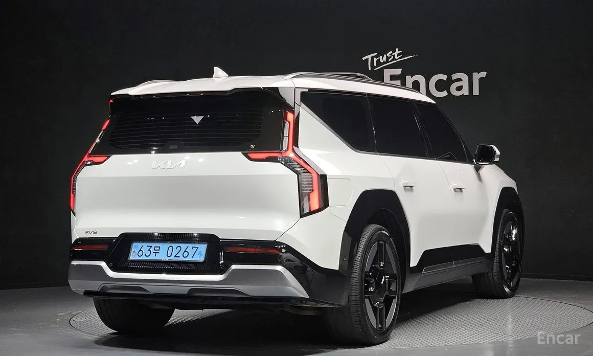 Фото 2 - Kia EV9