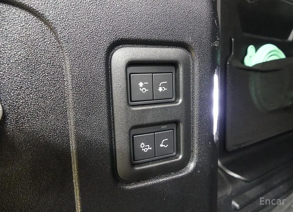 Фото 12 - Land Rover Defender