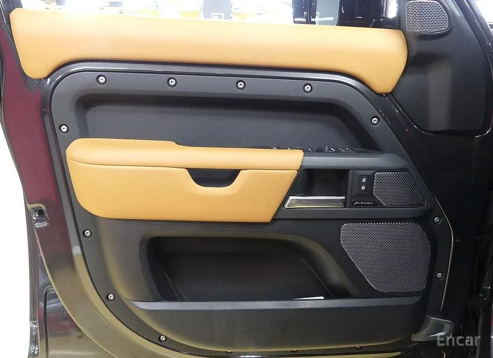 Фото 13 - Land Rover Defender