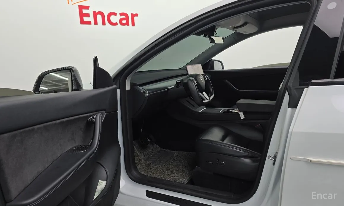 Фото 10 - Tesla Model Y