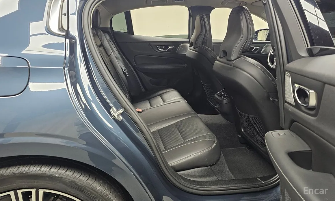 Фото 12 - Volvo S60