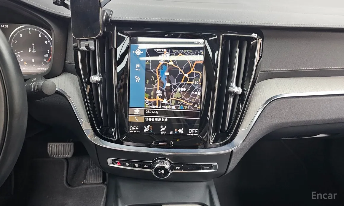 Фото 14 - Volvo S60