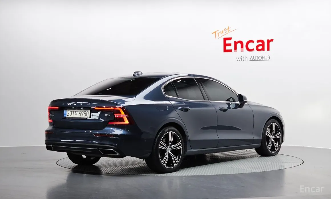 Фото 2 - Volvo S60