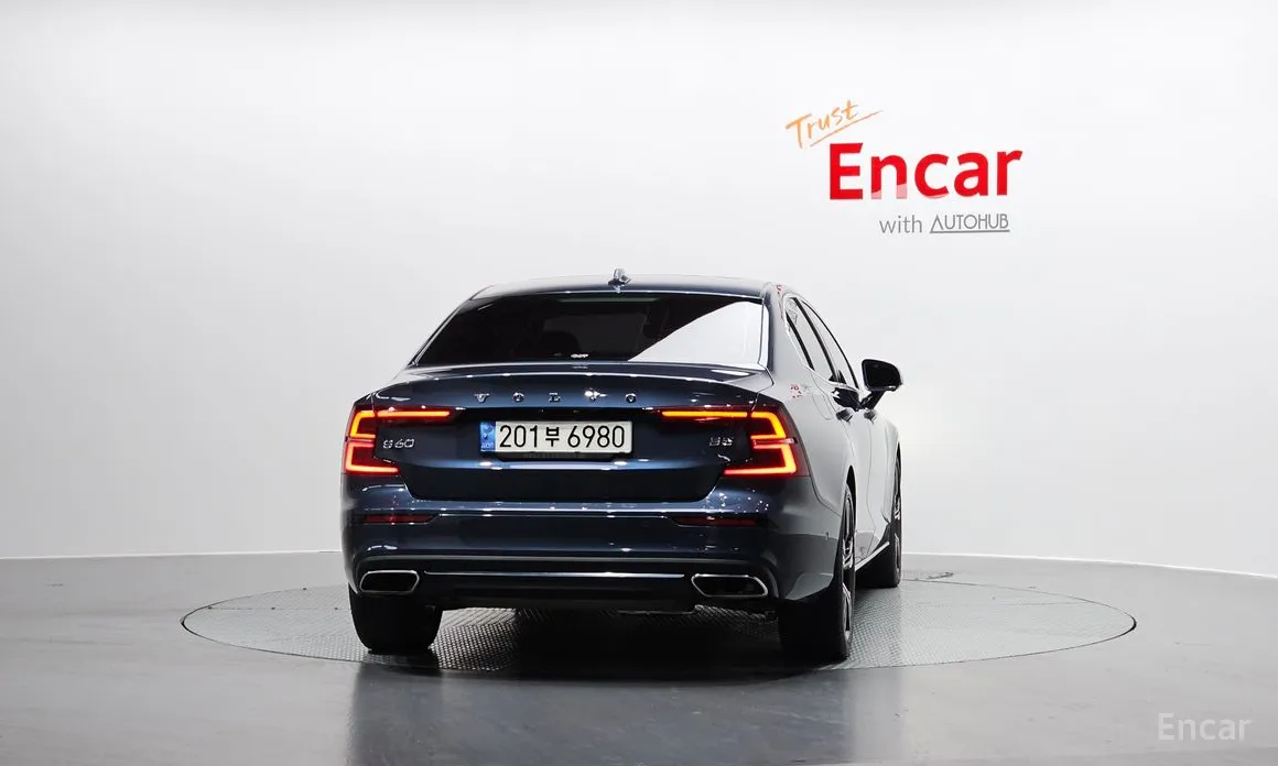 Фото 4 - Volvo S60