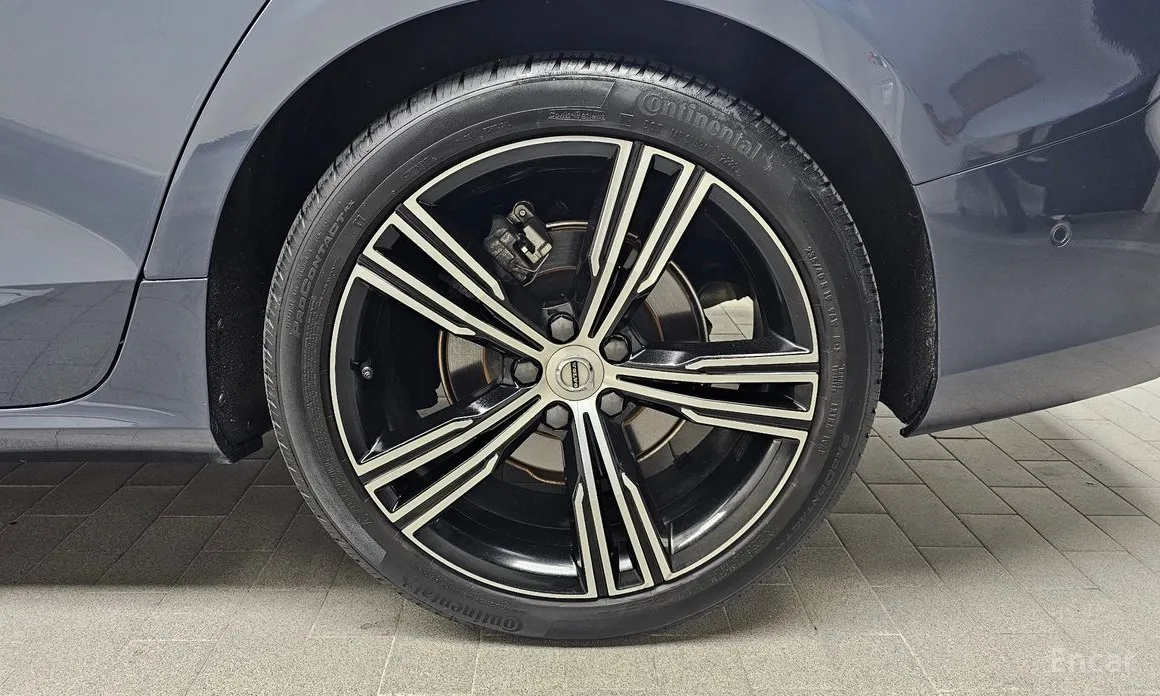 Фото 5 - Volvo S60