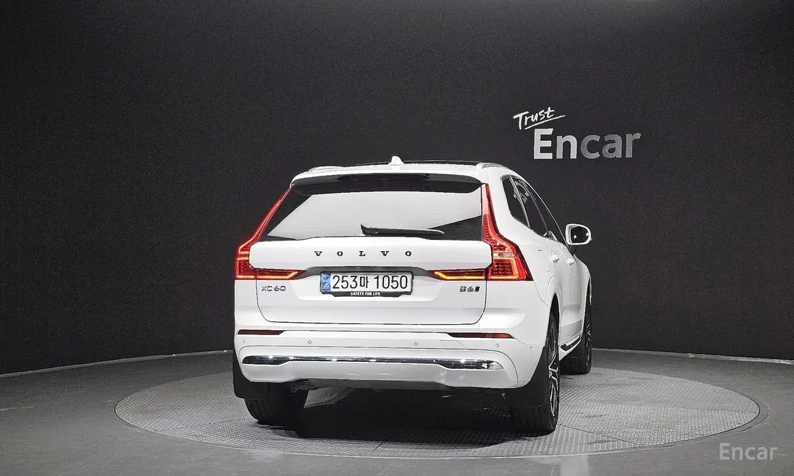 Фото 4 - Volvo XC60