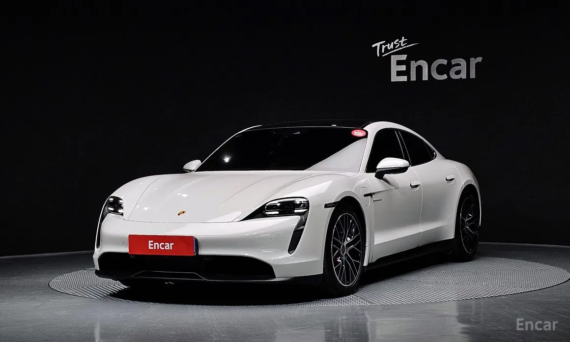 Фото 1 - Porsche Taycan