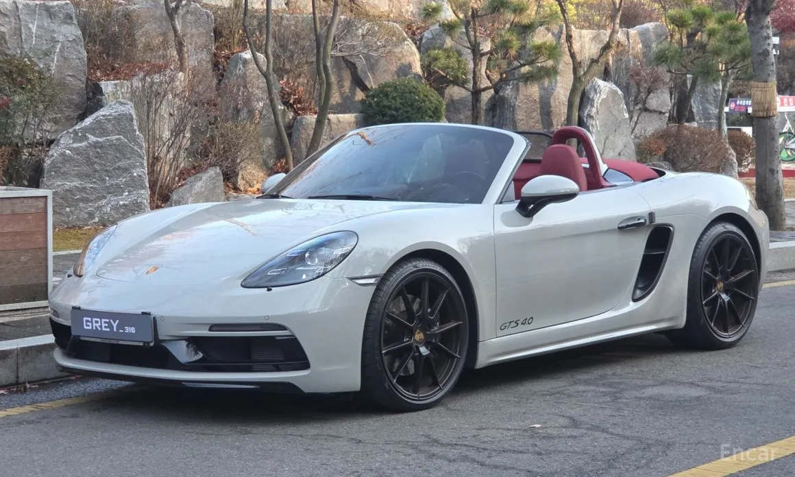 Фото 1 - Porsche 718