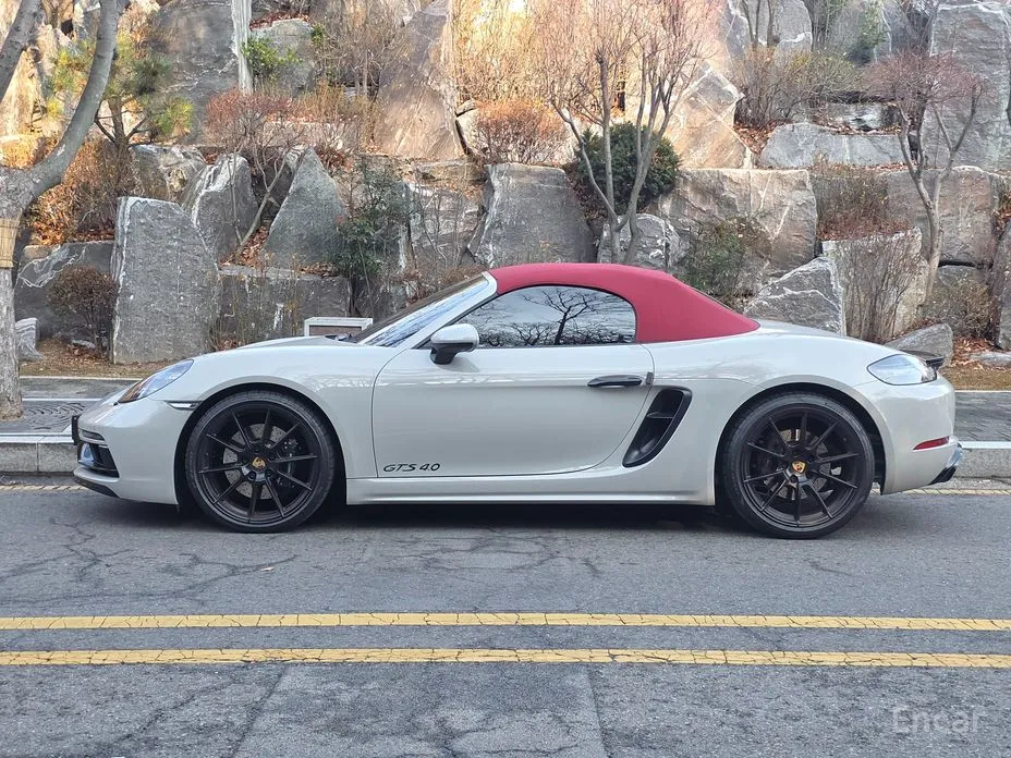 Фото 2 - Porsche 718