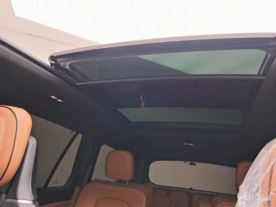 Фото 16 - Lincoln Aviator