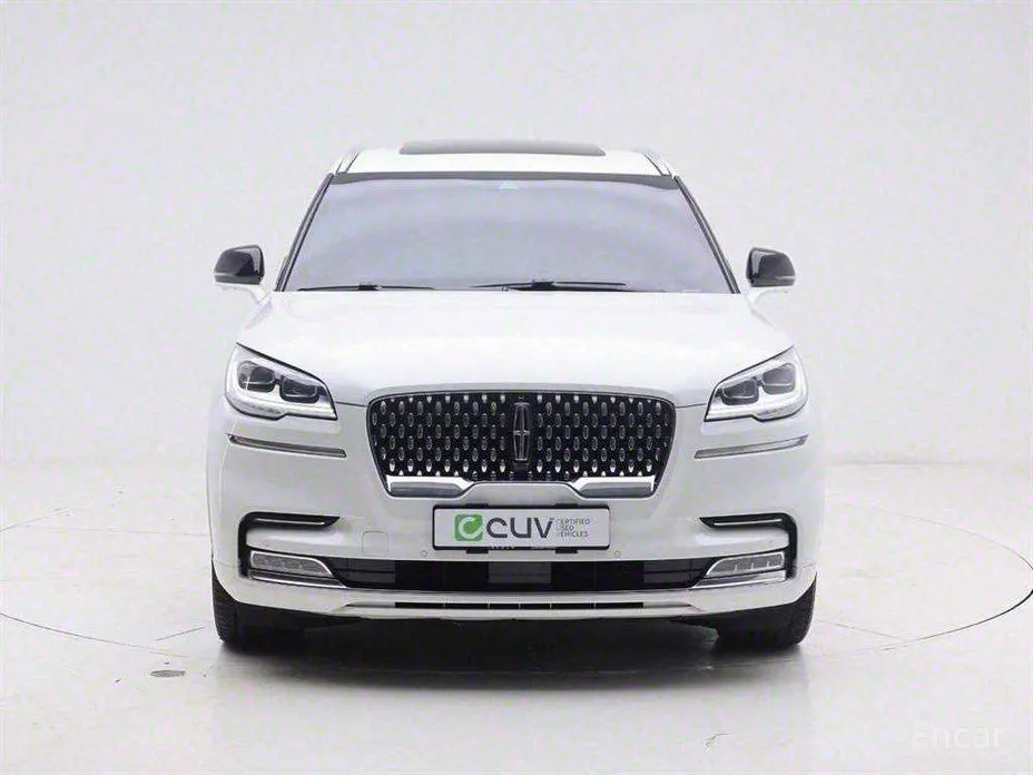 Фото 2 - Lincoln Aviator