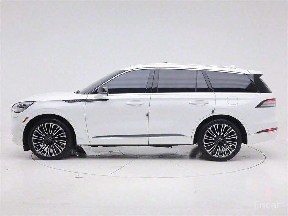 Фото 3 - Lincoln Aviator