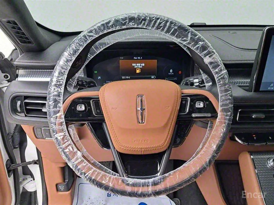 Фото 7 - Lincoln Aviator