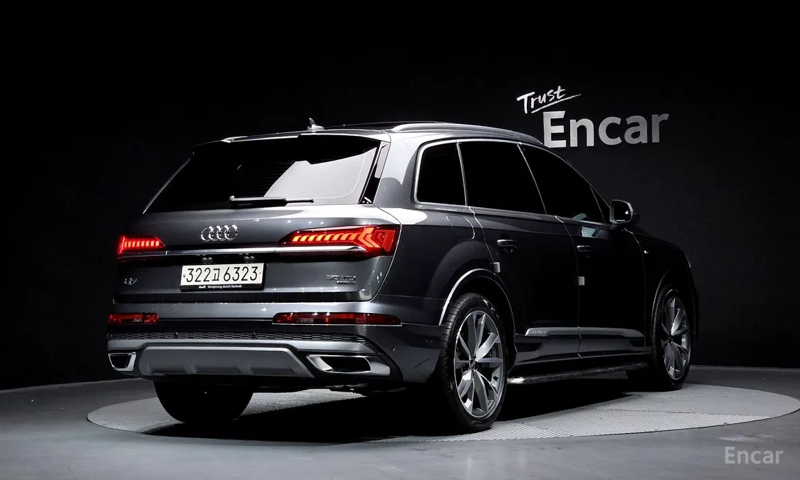 Фото 2 - Audi Q7