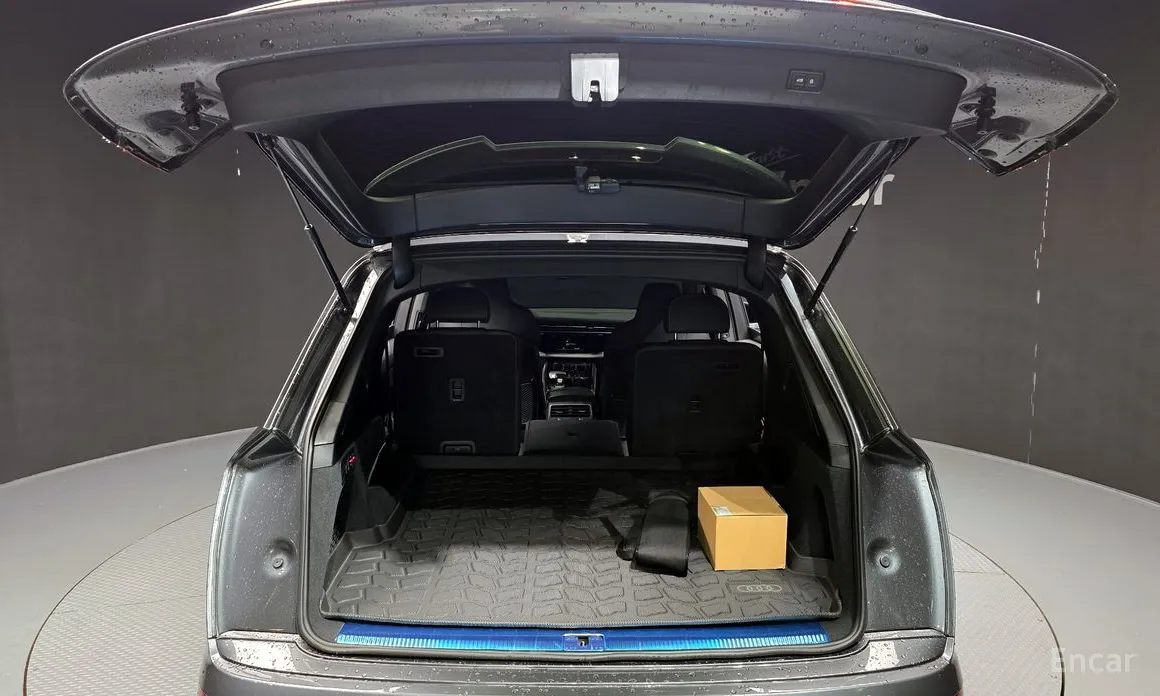 Фото 20 - Audi Q7