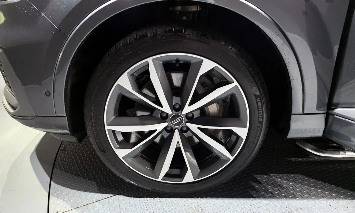 Фото 5 - Audi Q7