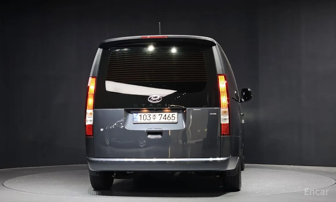 Фото 4 - Hyundai Staria