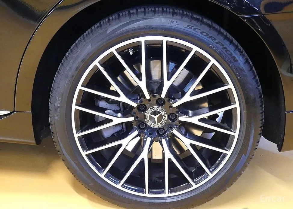 Фото 5 - Mercedes-Benz S-Class